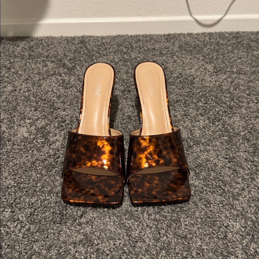 Cape Robbin Brown Tortoise Heels - Picture 2 of 6